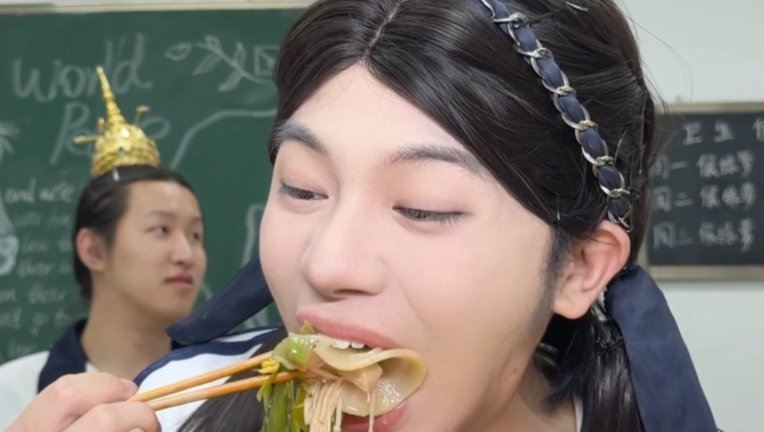 配图