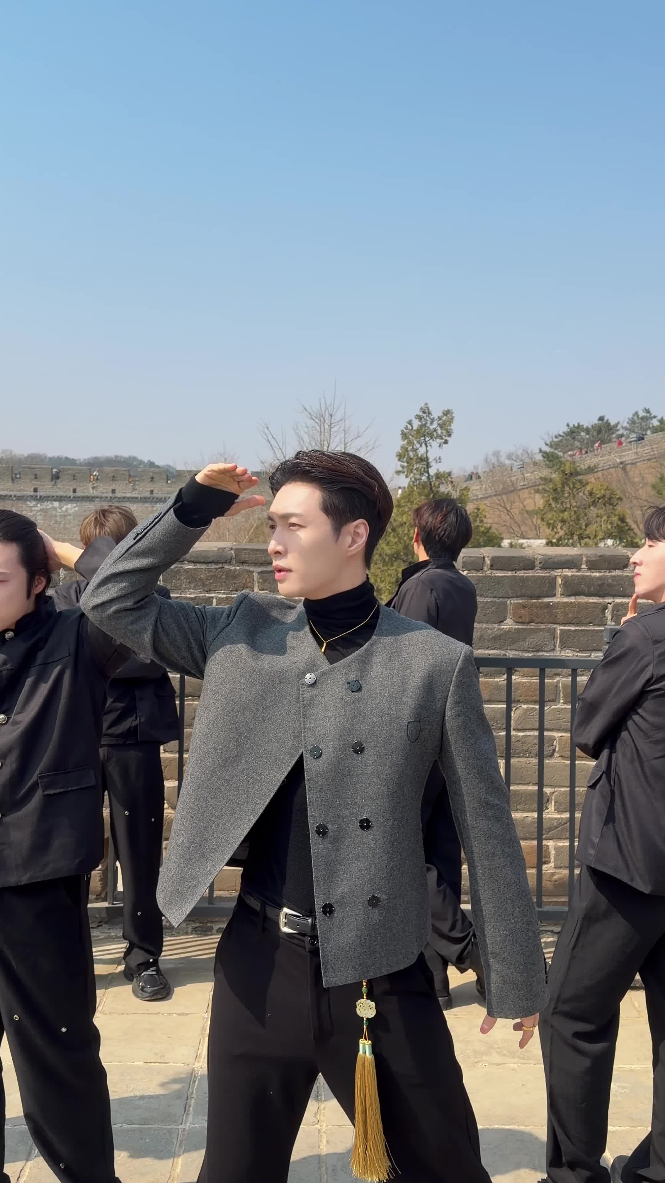 配图
