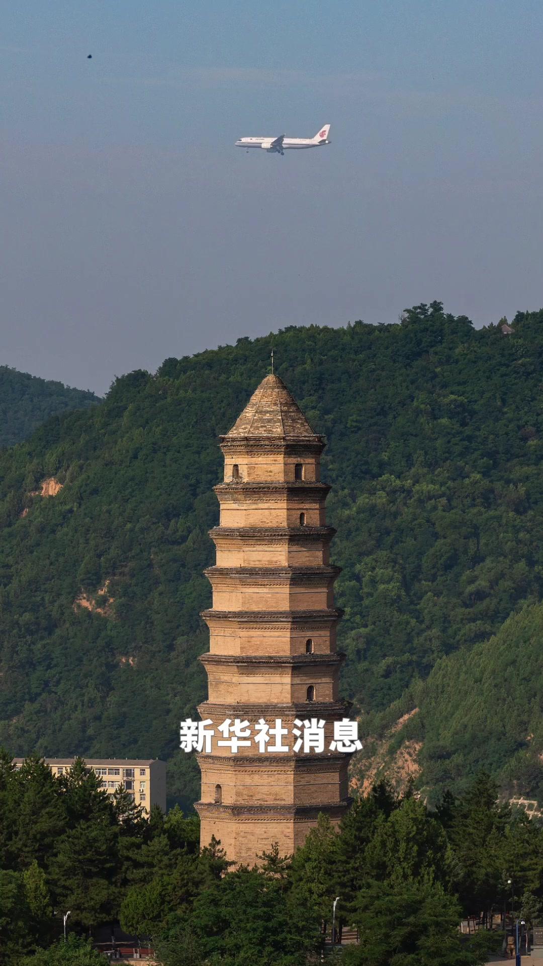 配图