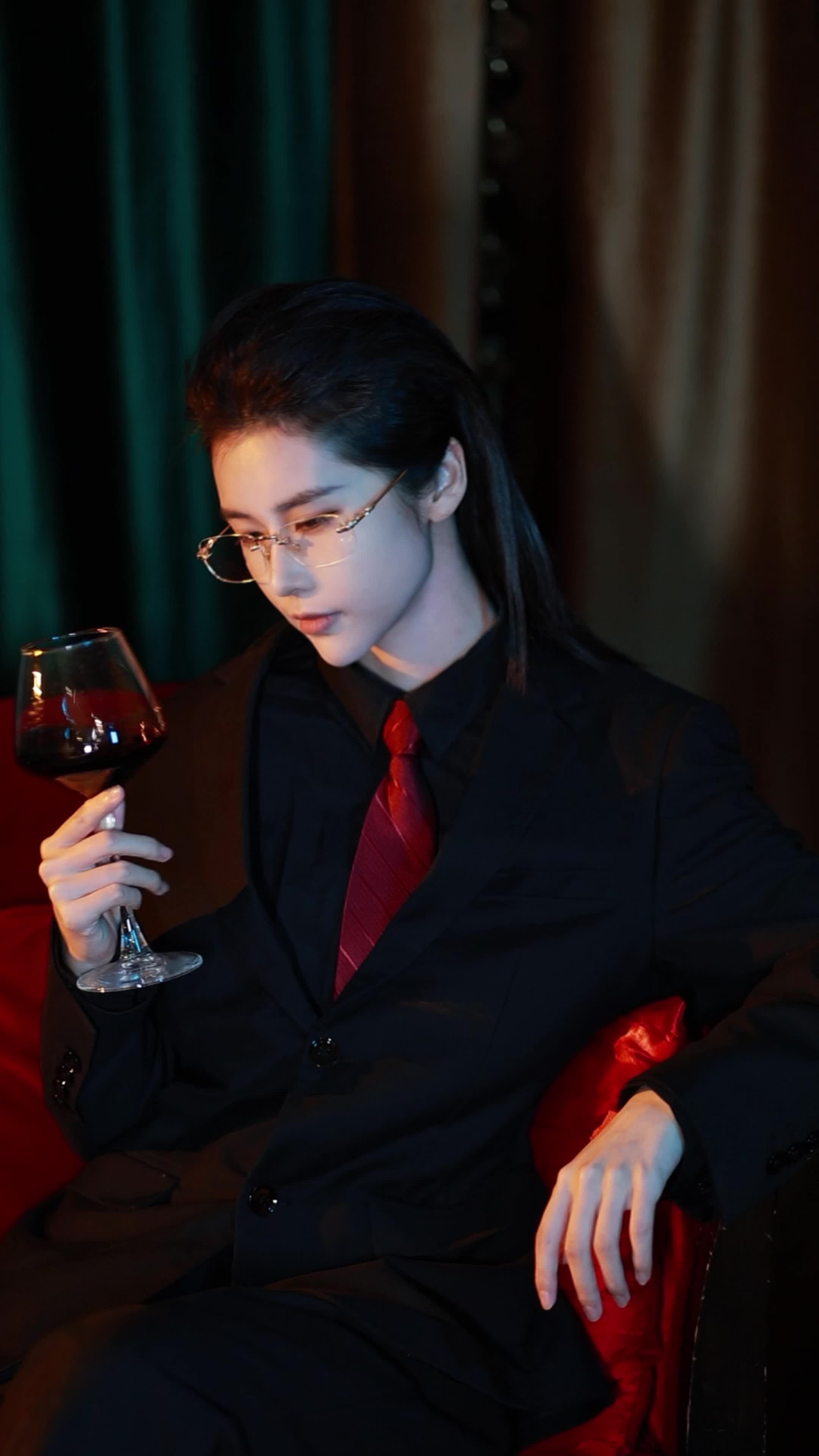 配图