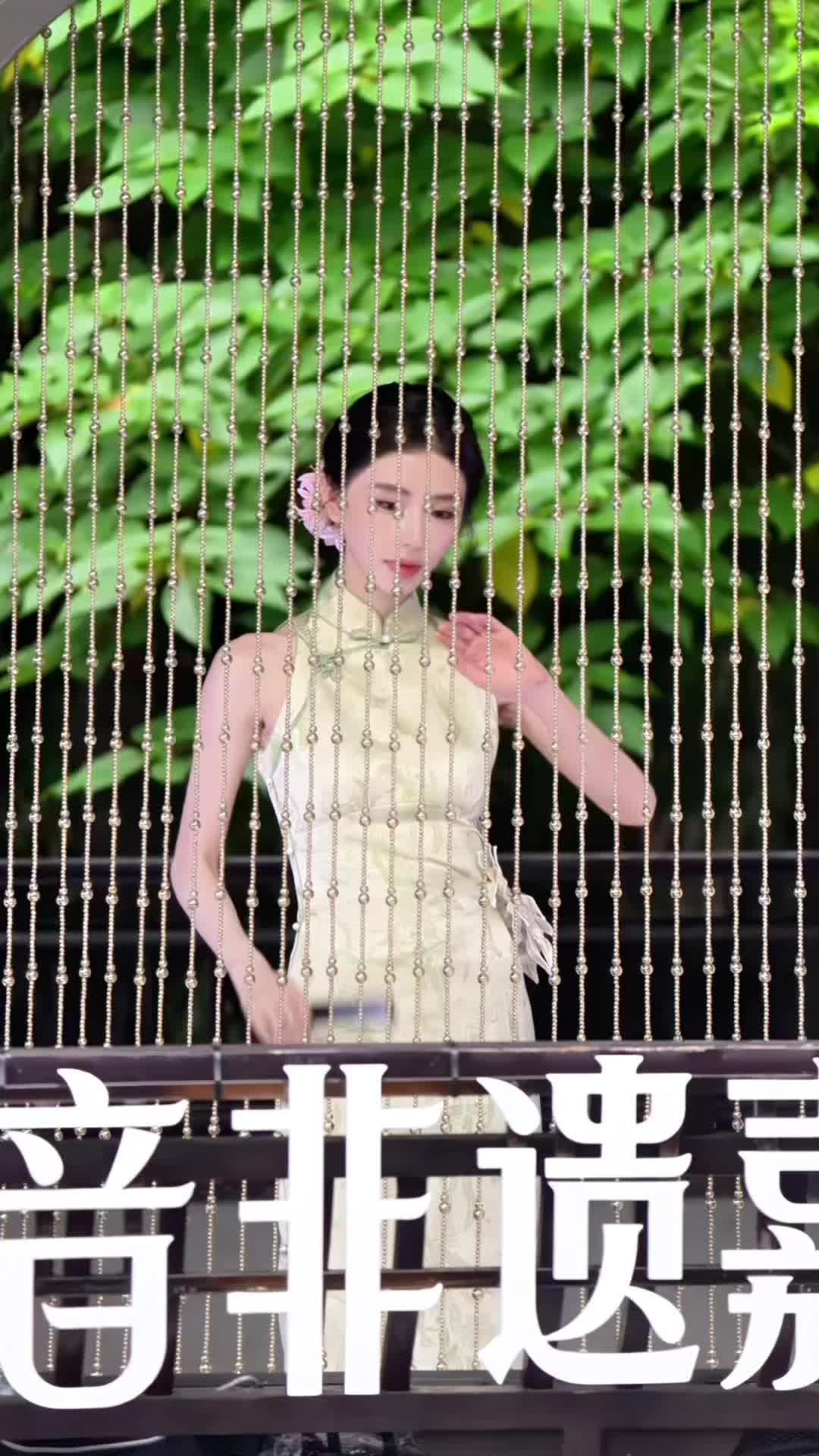 配图