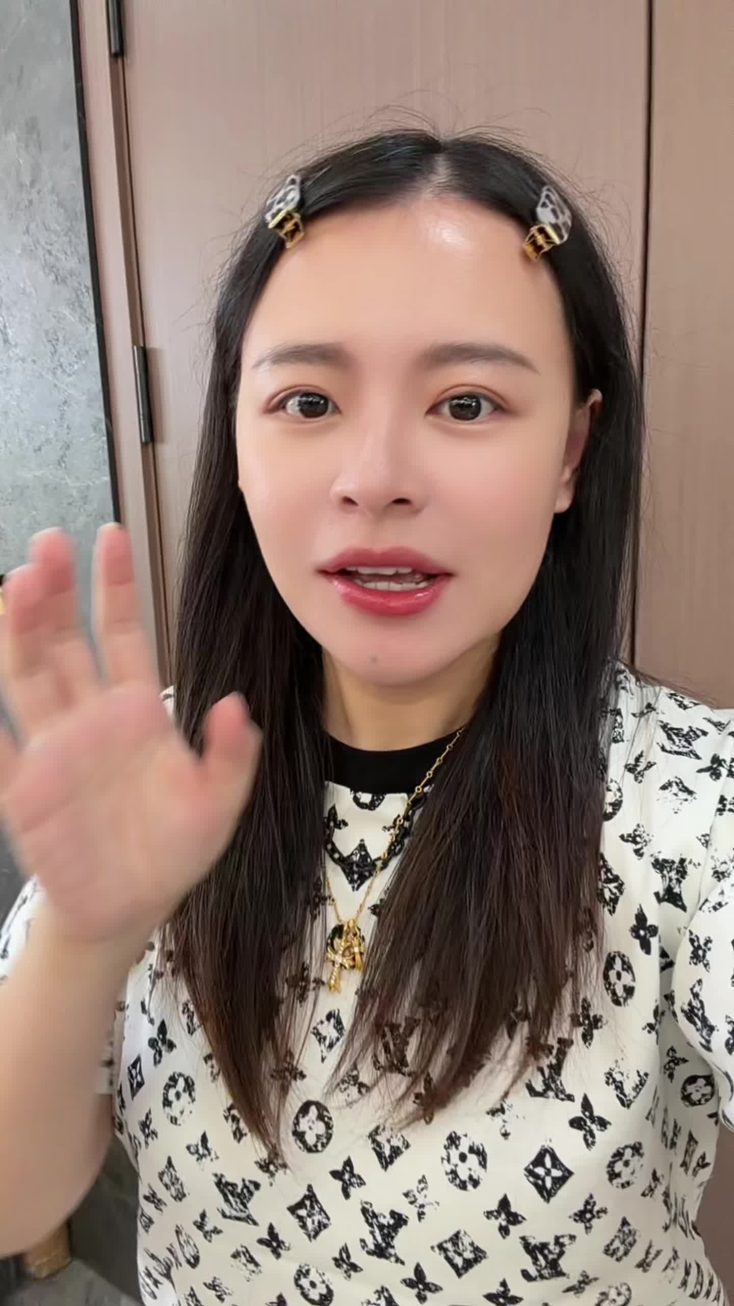配图