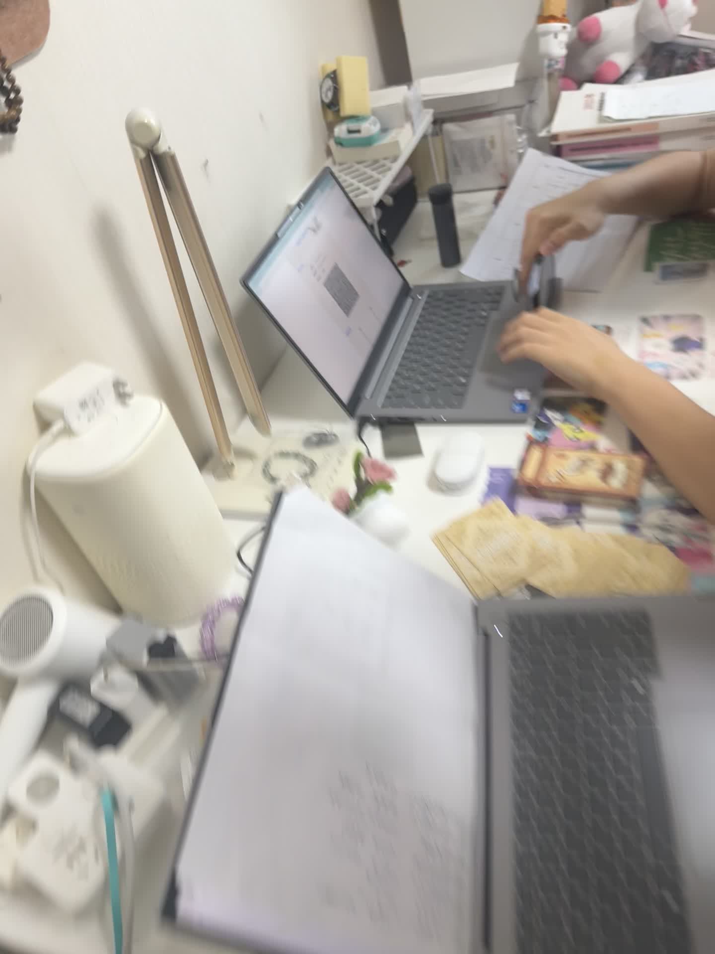 配图