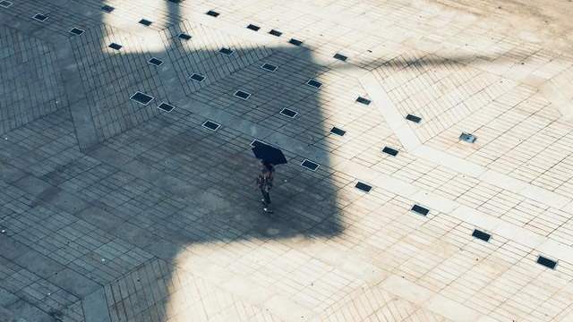 配图
