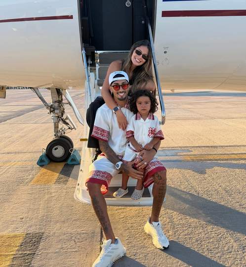 配图