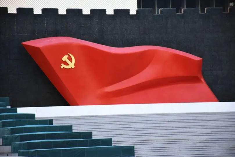 配图