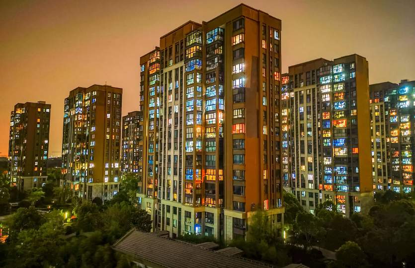配图