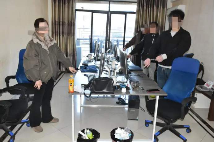 配图