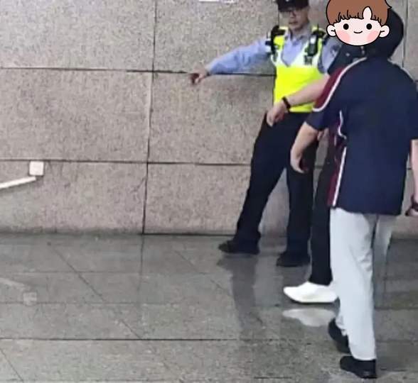 配图