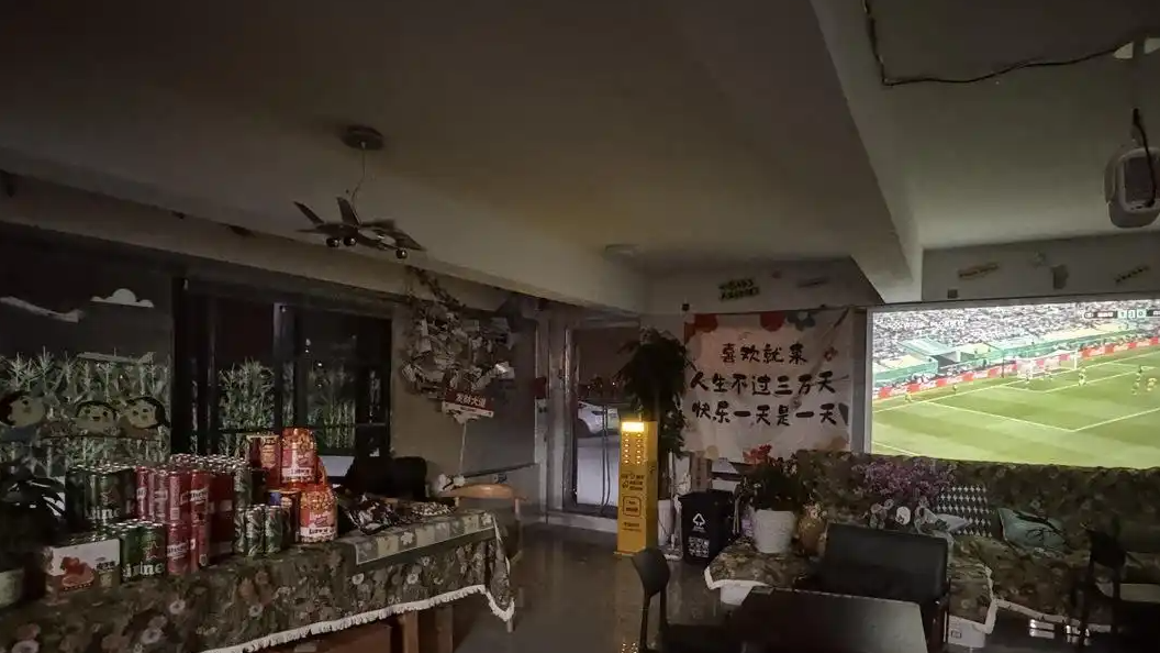 配图
