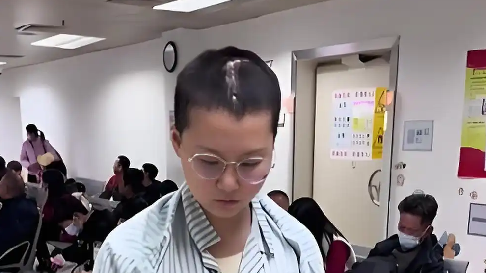 配图