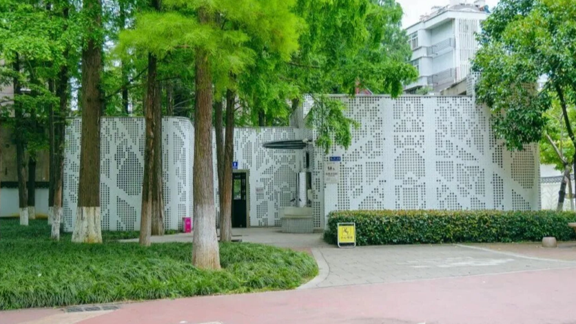 配图