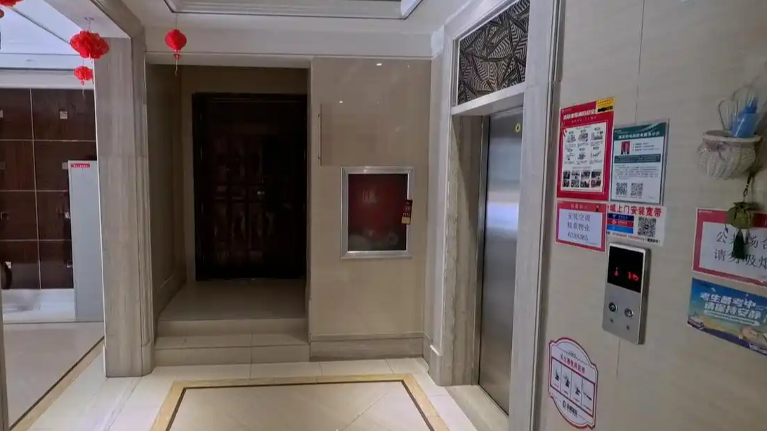 配图