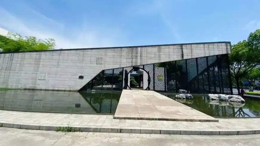 配图
