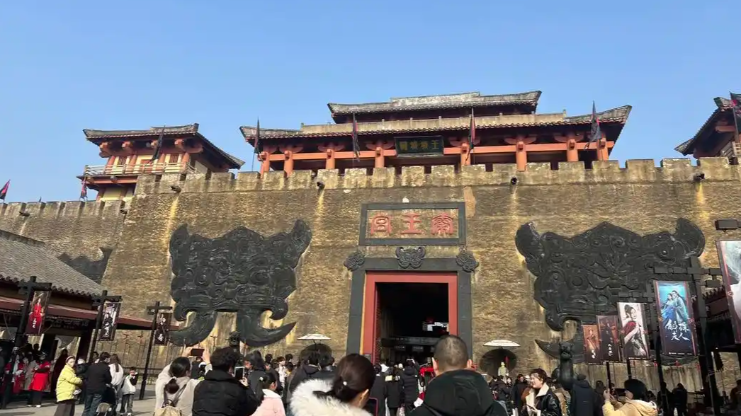 配图