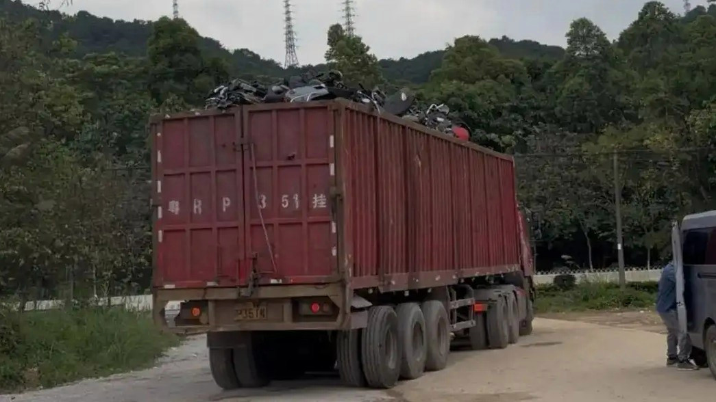 配图