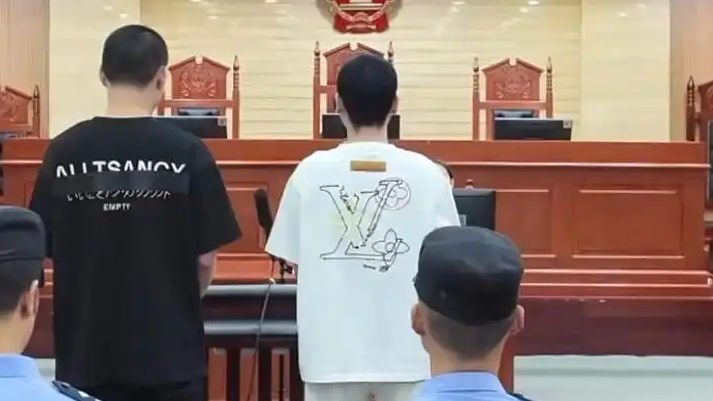 配图