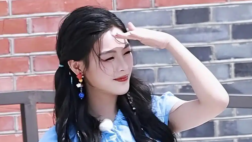 配图