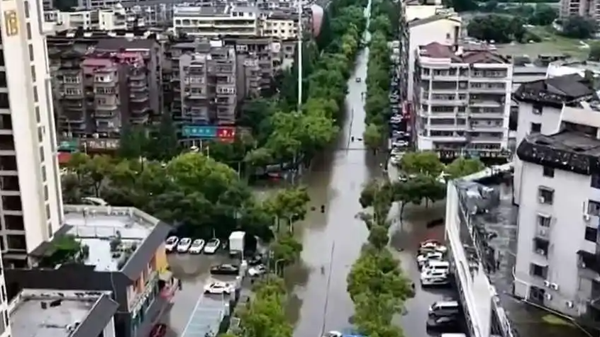 配图