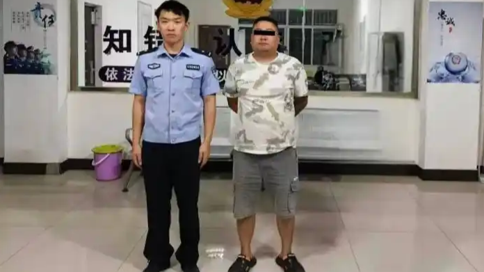 配图