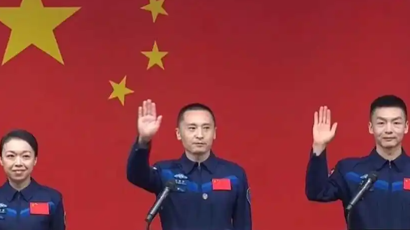 配图