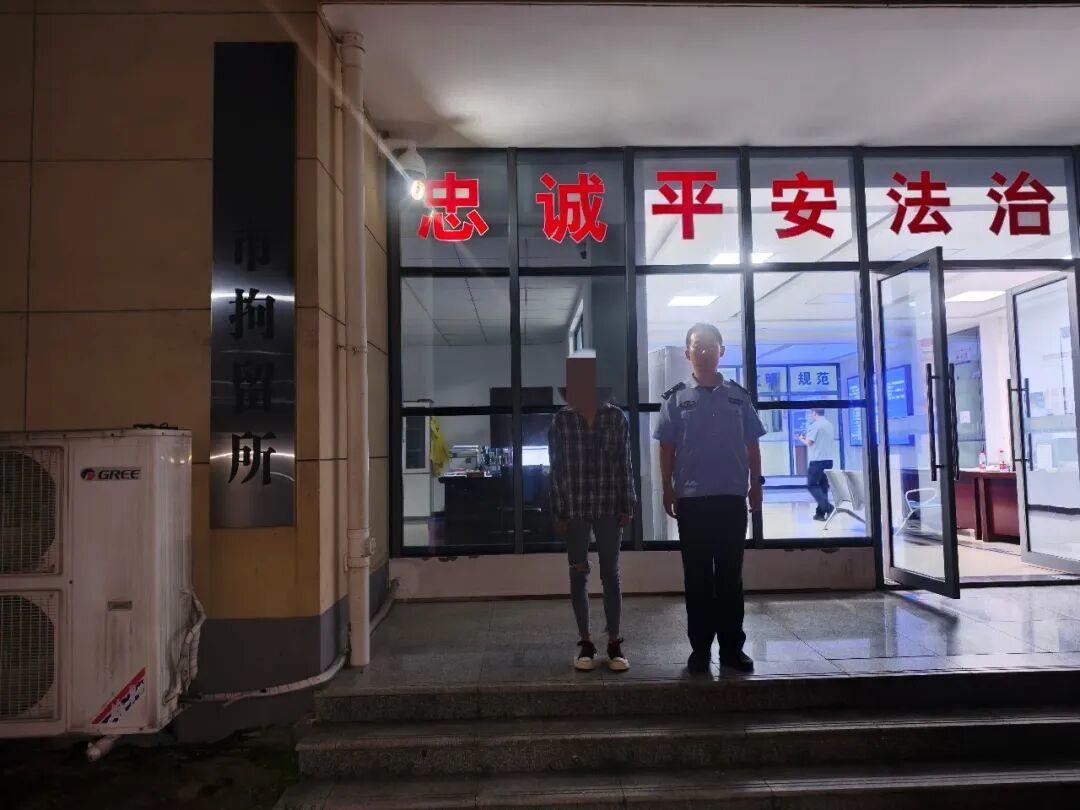 配图