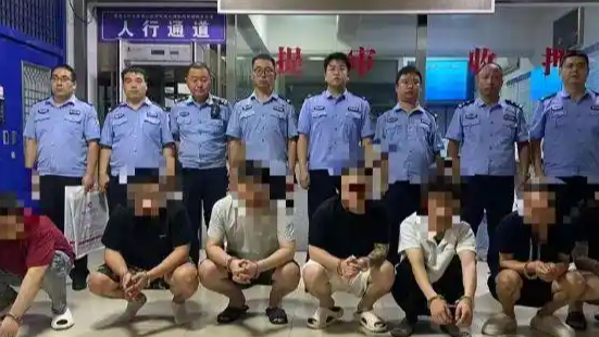配图