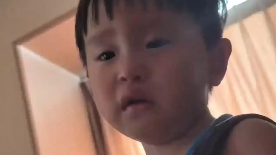 配图