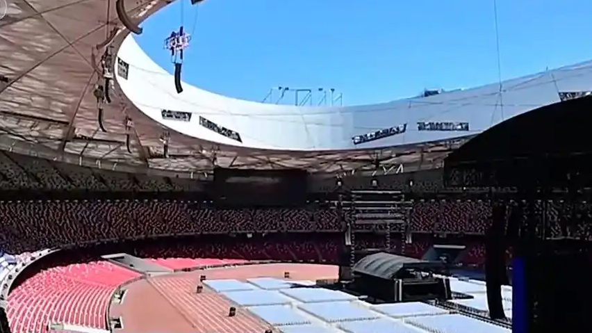 配图