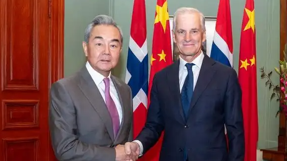 配图