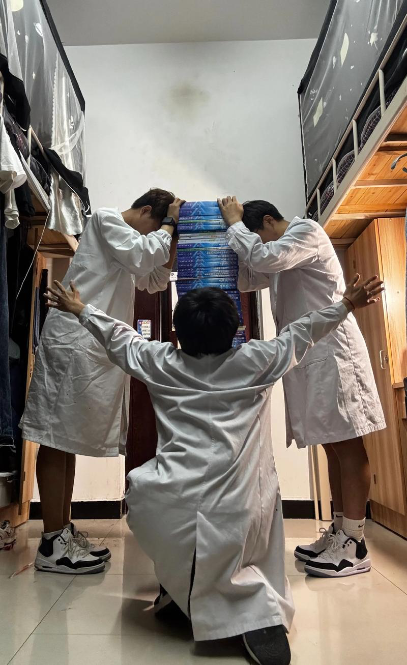 配图
